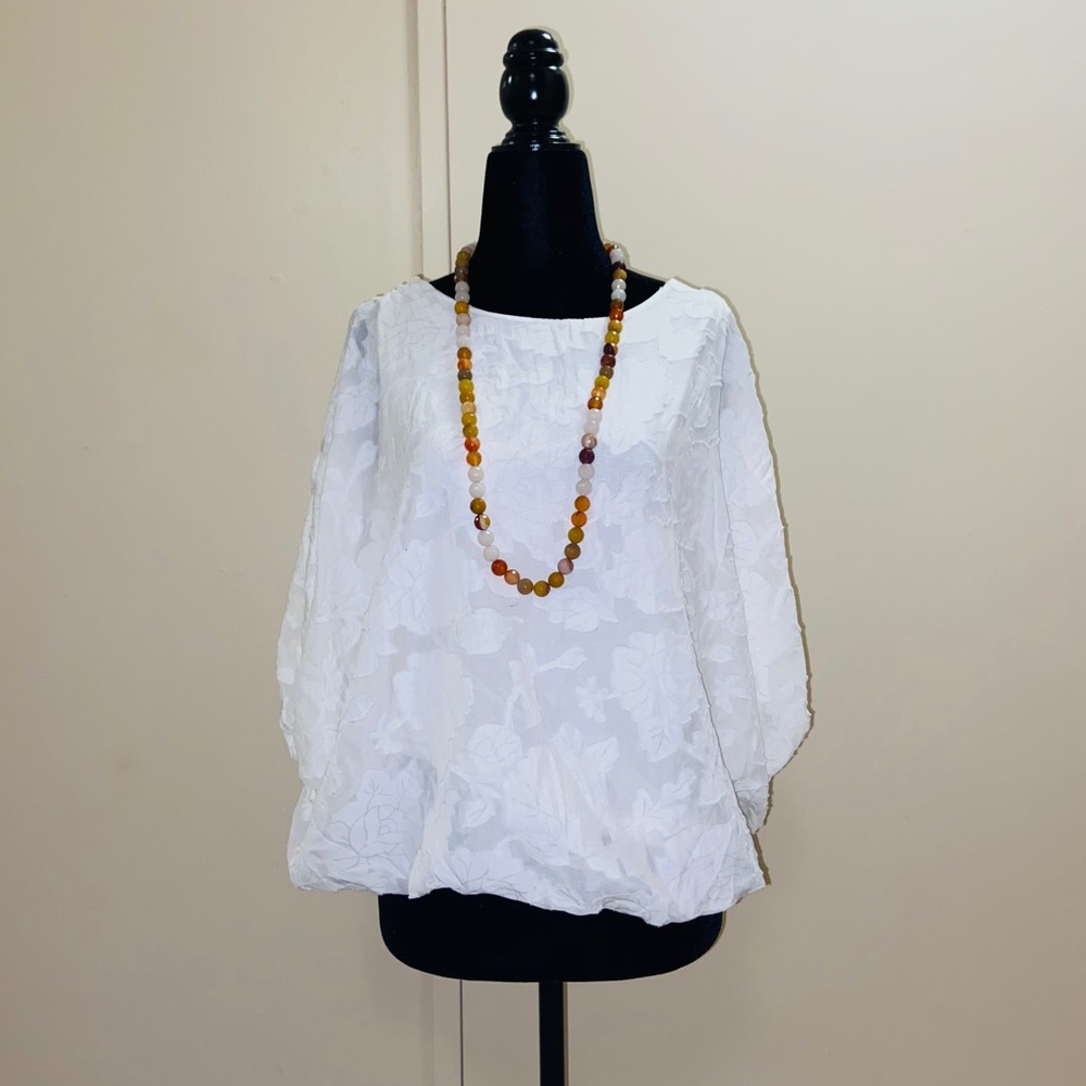 White top - Picture 2 of 9